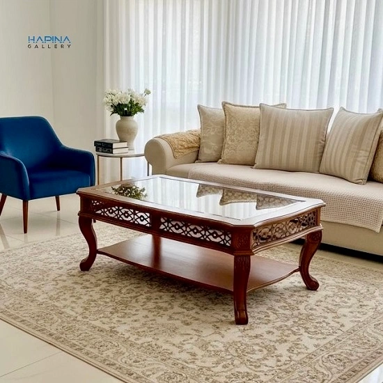 שולחן סלון עם פיתוחים וזכוכית