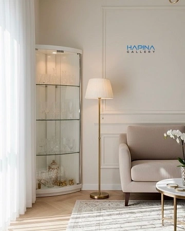 ויטרינה פינתית "אדם" לבן