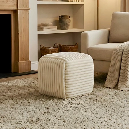 הדום מרובע קטן שמנת דוגמת פסים