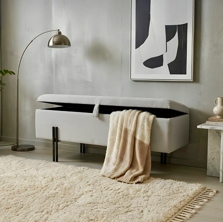 הדומים וספסלי אחסון מעוצבים