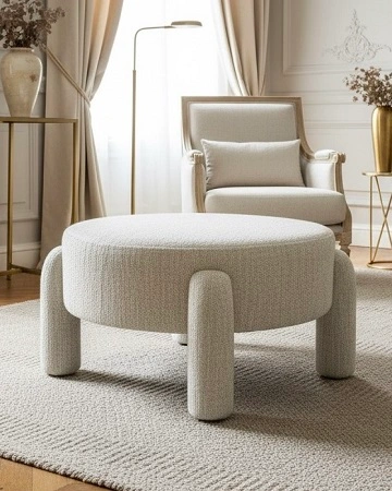 הדום עגול מעוצב בצבע קרם